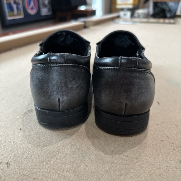 Rock & Republic Black Leather Slip-On Loafers - Picture 3 of 7